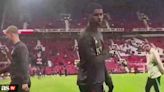 Rashford discute con la hinchada del United en el calentamiento