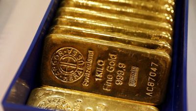 Gold rally cools as traders eye Mideast developments, US data