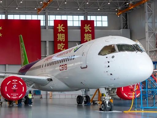 China's first home-grown airliner is seeking its first Western buyer as it takes advantage of Airbus and Boeing delays. Meet the Comac C919.