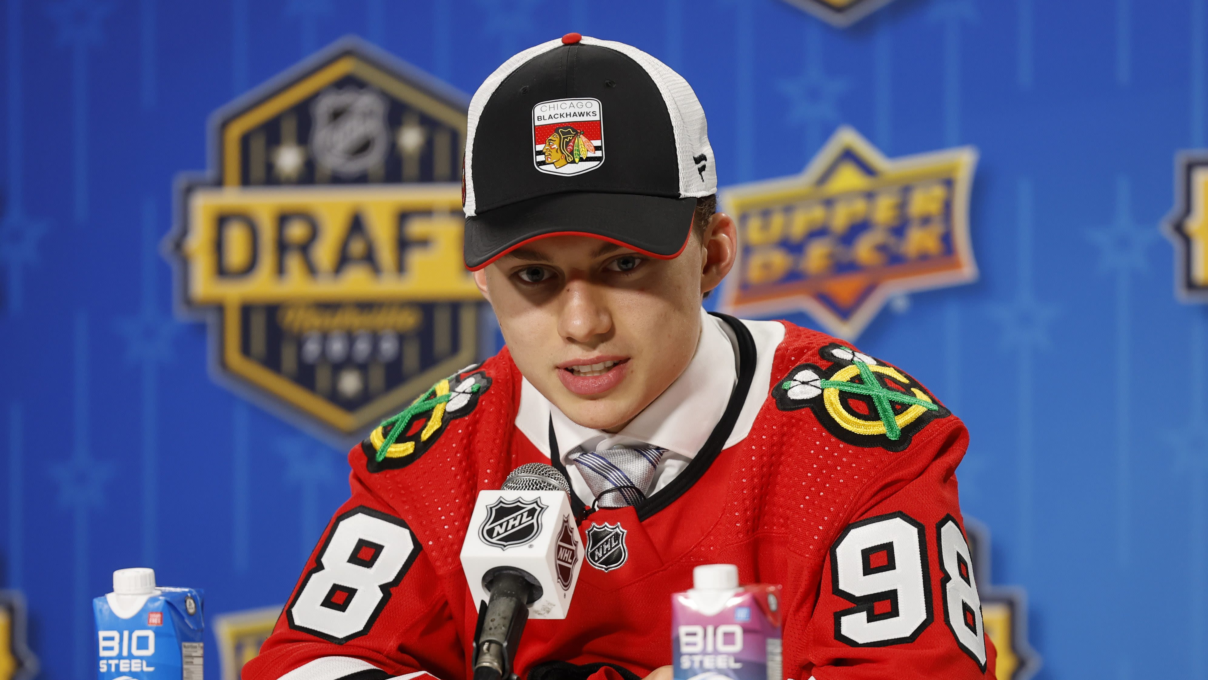 Blackhawks GM Shares Future Aftermath of 1st-Round Pick Swap