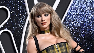 Taylor Swift gana el premio Artista del Año en los MTV VMAs - La Opinión