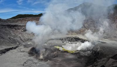 Aguaceros alteran actividad del volcán Poás con emanación de gases y cenizas