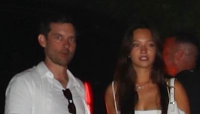 Tobey Maguire's ex-wife appears to slam rumors he's dating model, 20