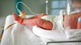 La Nación / Barrio Obrero: recién nacido lucha mientras espera una unidad de terapia intensiva