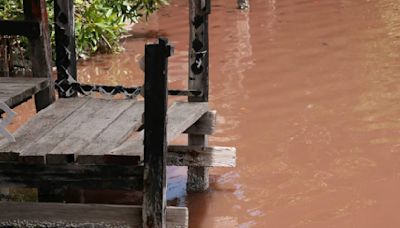 Refinería Dos Bocas contamina aguas del Río Seco, denuncian pescadores de Paraíso, Tabasco