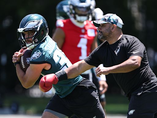 There's a good reason Eagles rookie Will Shipley catches the ball like a wide receiver