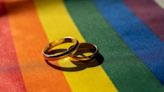 Chicago priest apologizes for same-sex blessing