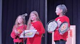 新州聯合中文學校遊藝迎新春 學生頒獎典禮帶來節目