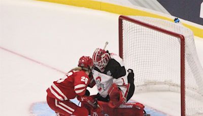 Wisconsin women’s hockey retains a pair of key contributors