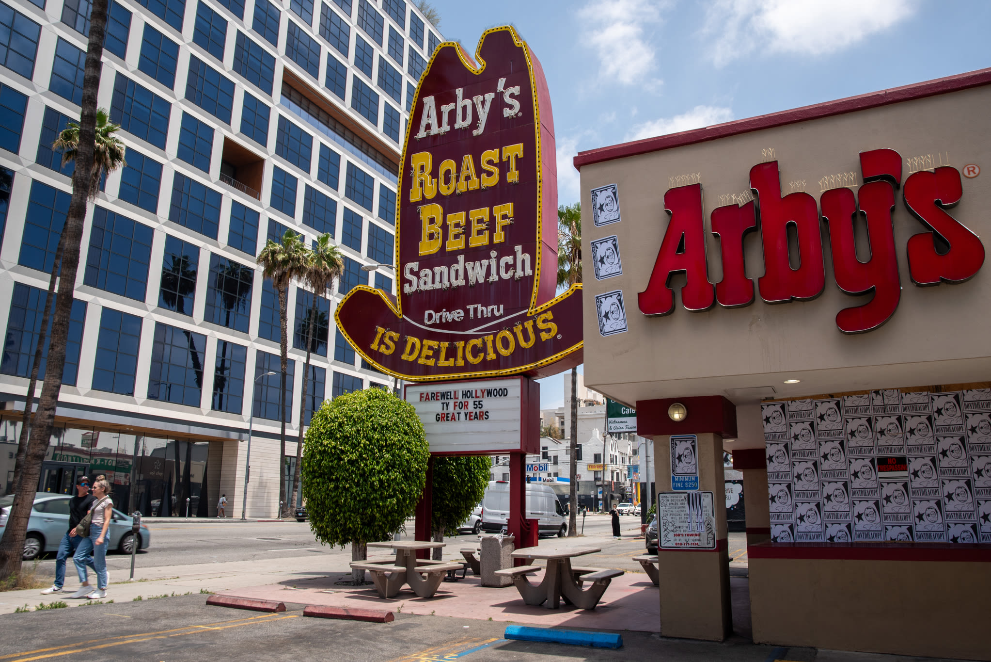 Arby's closes its most famous Calif. location after 55 years
