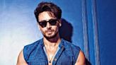 Tiger Shroff’s little fan holds plank for 25 minutes just to get reply from him; amazed actor says, ‘Kaash mai bhi...’