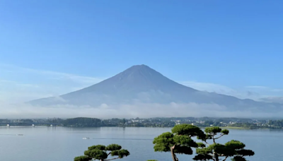 登富士山死亡港人證實為工貿署公務員｜盛事基金副主席拒回應武林盛舞嘉年華捲利益衝突事件｜中海油集團 4 前高層被查｜Stephy 被爆出 Pool 孖台灣男友行街｜7 月 10 日・Yahoo 早報