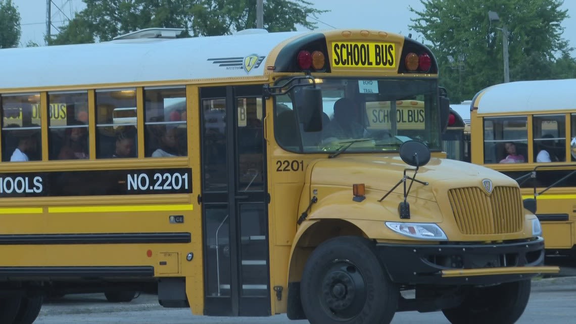Watch Live | JCPS Board voting on proposed school start time changes for 2024-25