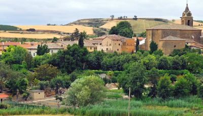 El espectacular pueblo de La Rioja repleto de viñedos e increíbles palacios que es perfecto para el turismo rural: Hemingway no pudo resistirse a su belleza