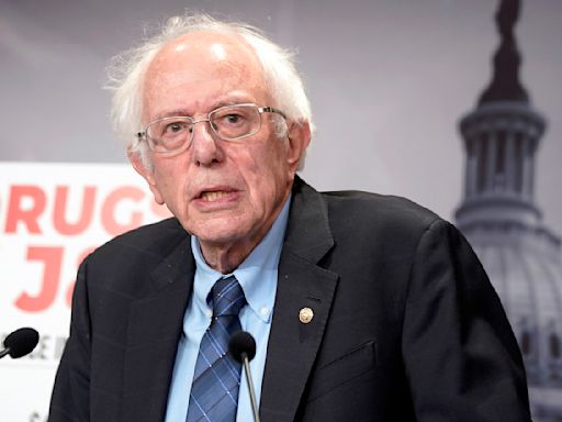 Man charged with starting a fire outside U.S. Sen. Bernie Sanders' Vermont office pleads not guilty