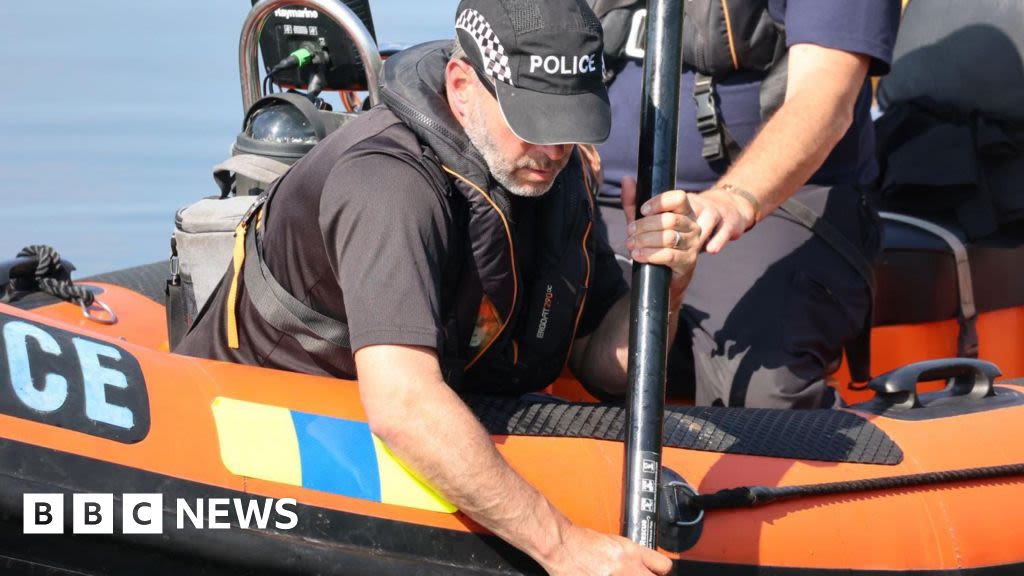 Missing teenage canoeist sparks major search in King's Lynn
