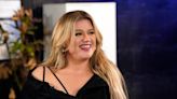 'Mama came out victorious': Kelly Clarkson snags 4-chair singer on 'The Voice'