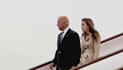 La nieta de Biden testifica sobre la visita a su padre a un centro de rehabilitación