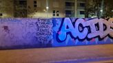 Cazan a tres jóvenes de Madrid pintando grafitis en Palma
