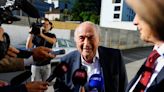 Blatter diz que pagamento de Platini foi "acordo de cavalheiros"
