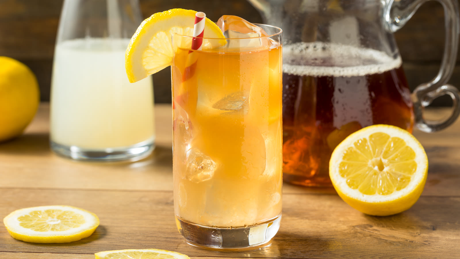 Make A Batch Of Spiked Arnold Palmers For The Easiest Crowd-Pleasing Cocktail