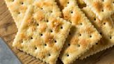 The Hot Tip To Make Saltines The Perfect Crouton Substitute