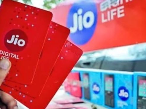 Jio introduces new prepaid plans with OTT benefits along with Jio Bharat J1 4G feature phone