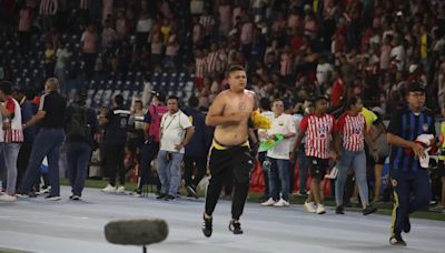 Suspendido durante media hora el partido Junior vs. Bucaramanga por disturbios en el estadio Metropolitano