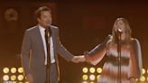 Kelly Clarkson & Jimmy Fallon Are the 2022 Sonny & Cher With ‘I Got You Babe’ Duet