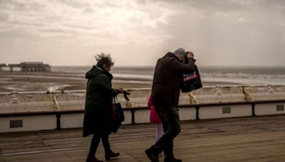 UK weather maps show brutal -2C freeze sweeping Britain in first taste of win...