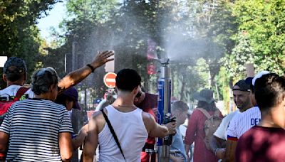 Canicule : de Paris à la Corse, la France suffoque, le pic de chaleur attendu ce lundi