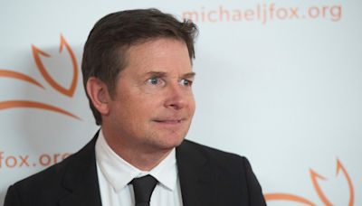 Michael J. Fox se unió a Coldplay en Glastonbury para tocar dos canciones - El Diario NY