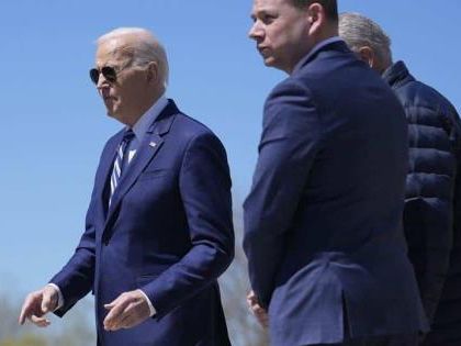 Biden y Trump: visiones opuestas sobre la economía y las fábricas de chips