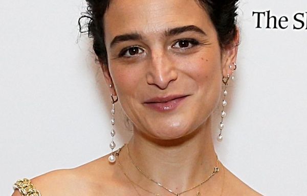 Here's Why Jenny Slate from ‘It Ends With Us’ Looks So Familiar