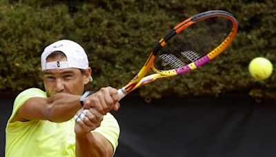 Nadal se entrena con Tsitsipas