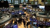 Wall Street tiene cierre mixto; la BMV gana 1% y rompe racha de 5 semanas de caídas