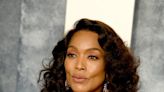 Angela Bassett Has Gone Viral After Refusing To Hide Her Disappointment When She Lost The Best Supporting Actress Oscar...