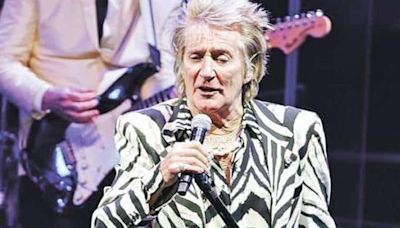 ROD STEWART, ABUCHEADO POR APOYAR A UCRANIA EN UN CONCIERTO