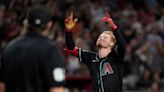 Pinch-hitter Pavin Smith smacks a 2-run homer to lift the Diamondbacks over the Giants 4-2