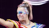 JoJo Siwa Curses Out Fans After Getting Booed at NYC Pride - E! Online