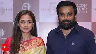 Sasikumar and Simran join for a film | Tamil Movie News - Times of India