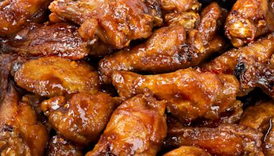 Chicago-area school worker who stole chicken wings during pandemic gets 9 years: Reports