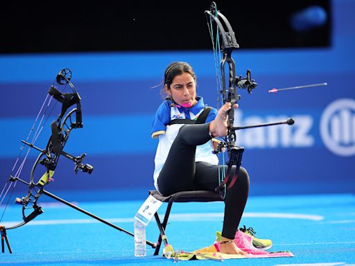 Archer Sheetal Devi's perfect bull's-eye at the Paralympics goes viral: 'Poetry in motion'