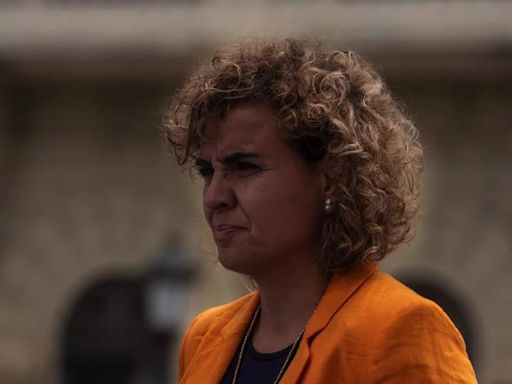Montserrat acusa a Sánchez de "activar el relato del fango para tapar la corrupción que les rodea": "No callaremos"