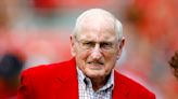 Former Georgia coach Vince Dooley dies at 90