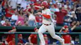 Hoskins' pinch-hit in 10th, Phils top Nats; 15 W in 17 games