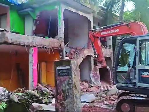 Goa DGP sided with intelligence officer's wife, bullied cops, got house razed | Goa News - Times of India