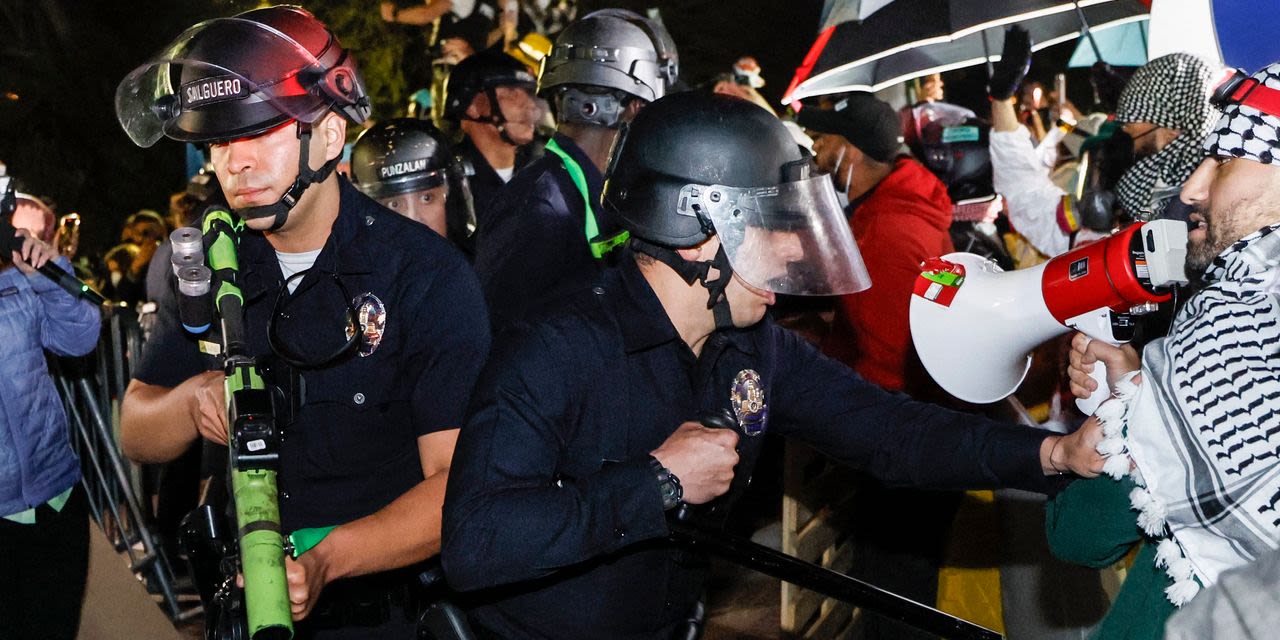 Police Arrest More Than 200 at UCLA, Break Up Protesters’ Encampment