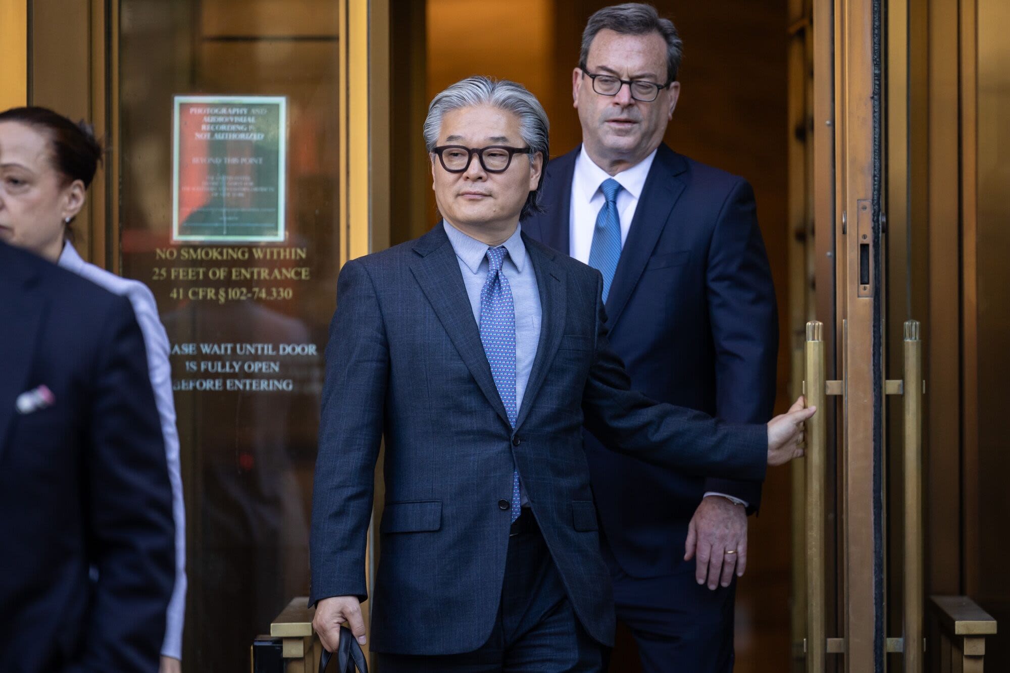 Bill Hwang Trial’s Big Moments: Tears, Mad Dash, Goldman Money
