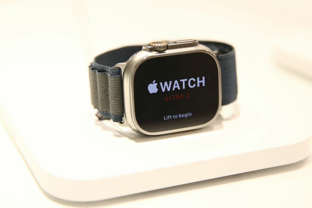 Man swept out to sea calls emergency services on his Apple Watch